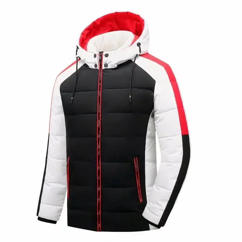 Driekleurig voetbaljack met witte kraag en capuchon, zwarte borst, witte mouwen en rode streep op de schouders en binnenkant van de capuchon.